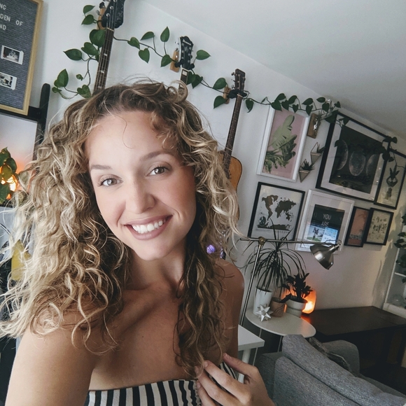 Meet your Posher, Kirstie - Picture 3 of 9